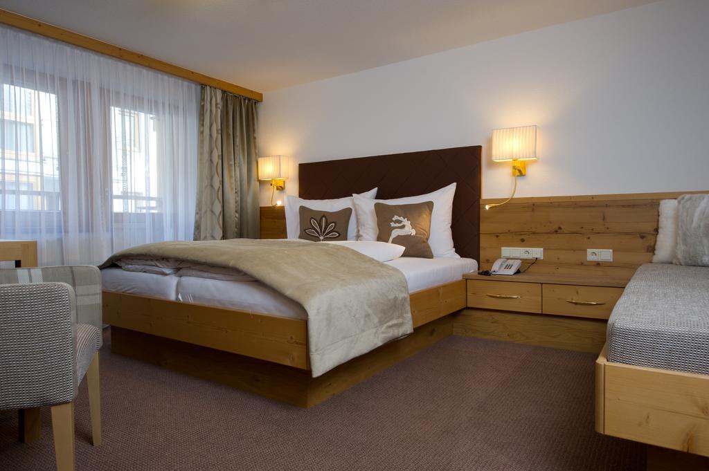 Hotel Garni Maria Theresia Ischgl Esterno foto