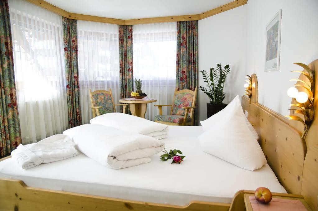 Hotel Garni Maria Theresia Ischgl Esterno foto