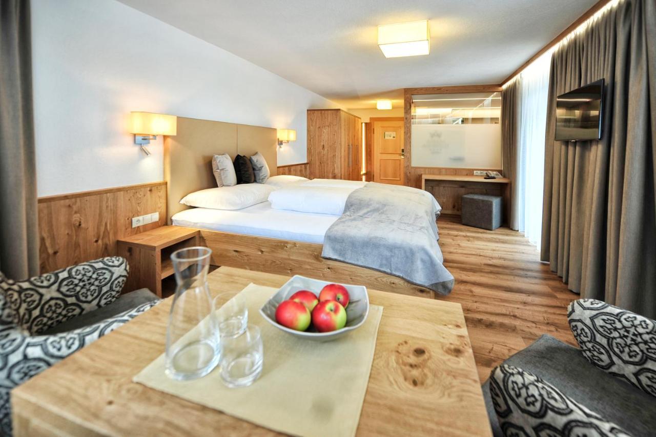 Hotel Garni Maria Theresia Ischgl Esterno foto
