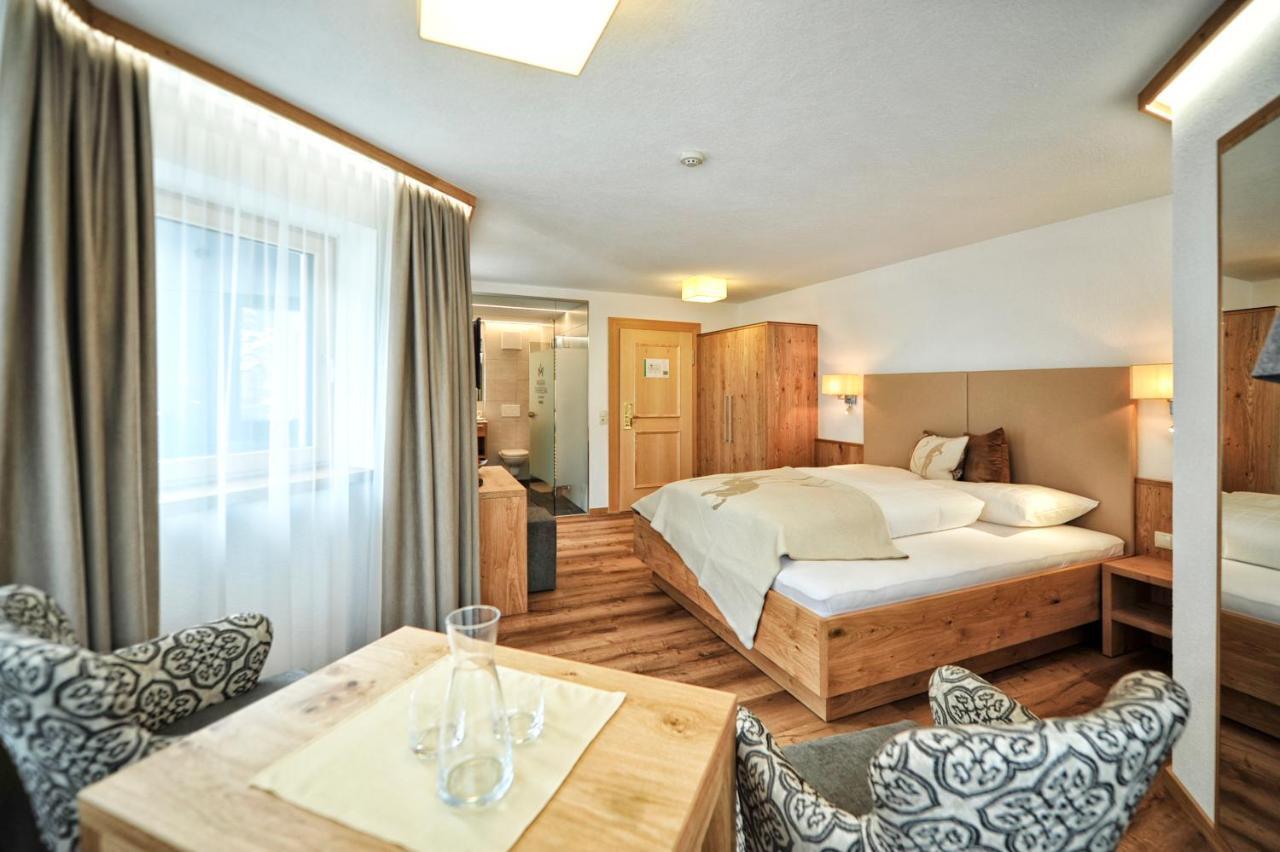 Hotel Garni Maria Theresia Ischgl Esterno foto