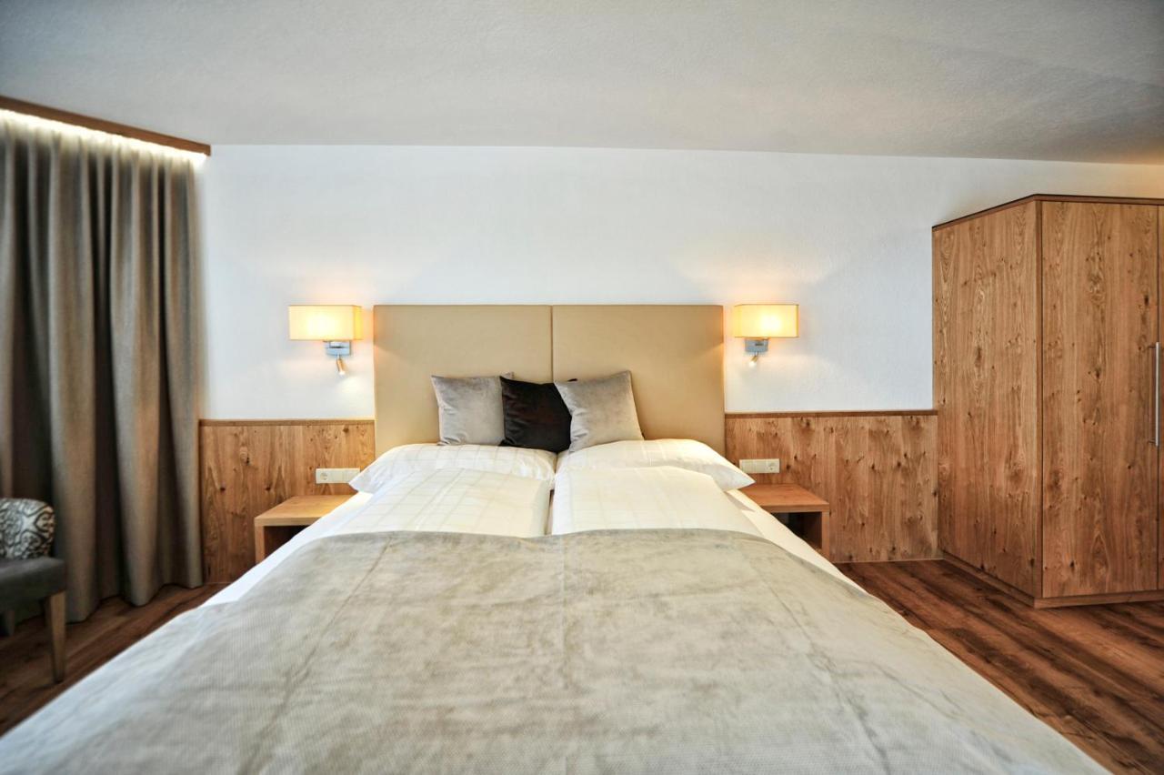Hotel Garni Maria Theresia Ischgl Esterno foto